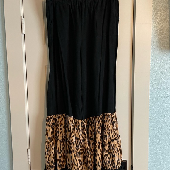 Umgee Black and Leopard Print Pantsuit - Picture 4 of 9